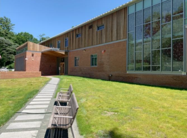 Maplewood Memorial Library Main entrance.